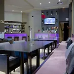 由特尼亚酒店 3*