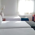 由特尼亚酒店 3*