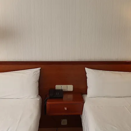 Hotel Ultonia 3*