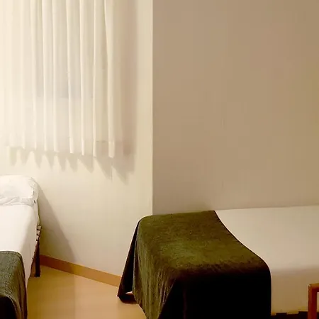 ウルトニア ホテル ジローナ